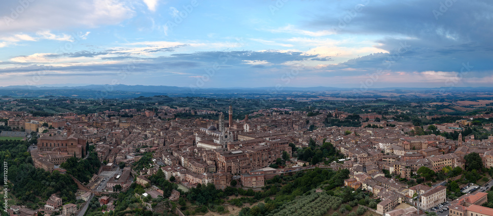 Obraz premium Aerial View of Siena - Siena, Italy