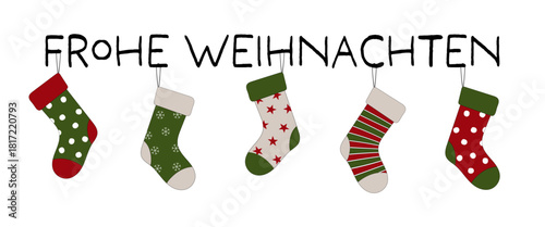 Frohe Weihnachten - Schriftzug in deutscher Sprache. Grußkarte mit bunten Weihnachtsstrümpfen.