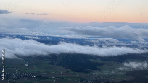 Blick aus Flugzeugfenster