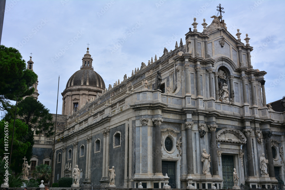 Obraz premium Cathedral in Catania- facede of the christian Church in Sicily