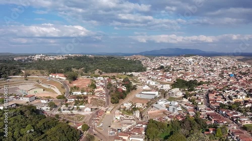 Vista aérea da cidade histórica de Santa Bárbara – MG