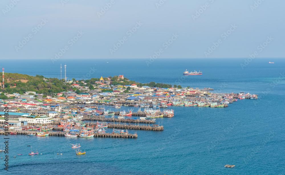Fototapeta premium Fisherman village of sameasan (Sattahip Chonburi, Thailand) 