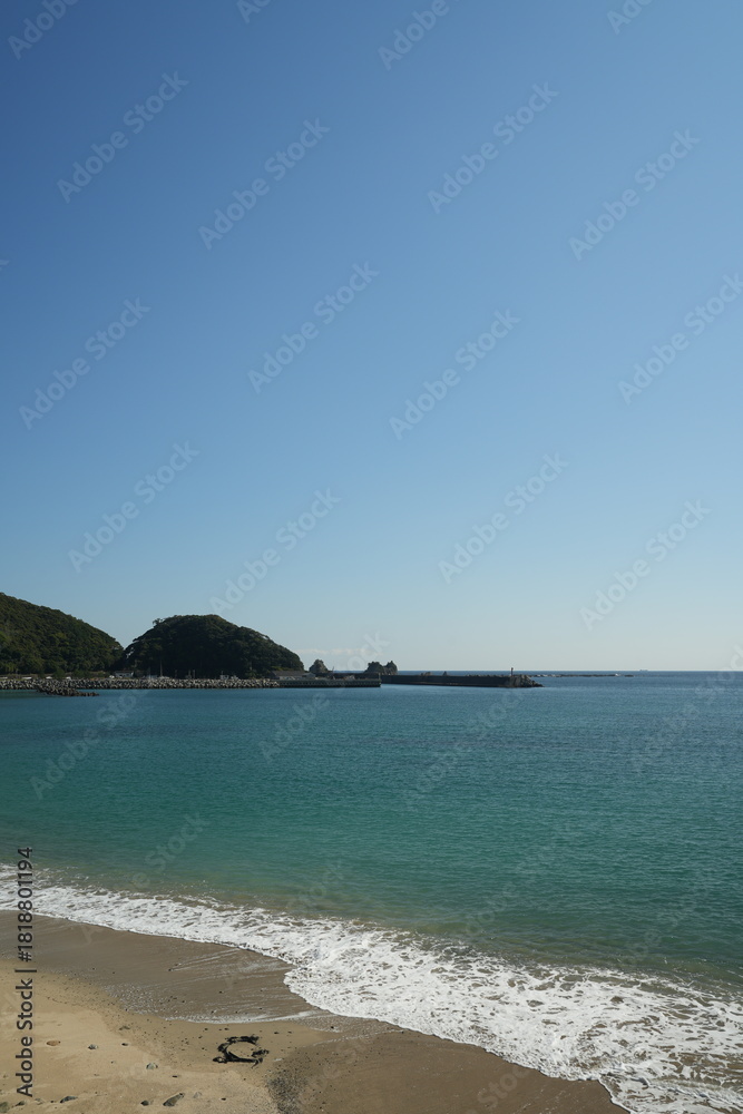 Fototapeta premium 穏やかな砂浜
