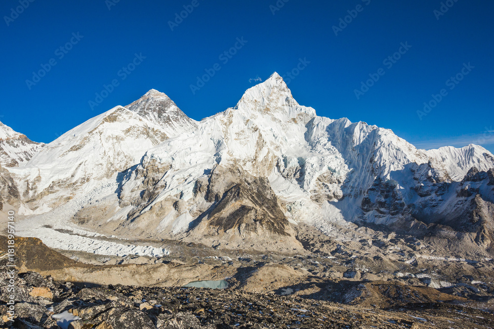 Obraz premium The Khumbu glacier en route to Everest Base Camp. Himalayas, Nepal