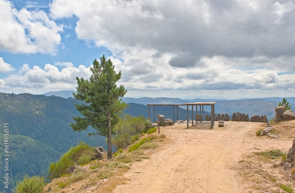 Obraz premium Lookout point over the mountains of Penada-Geres national park, Portugal 