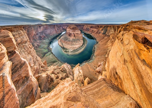 Horseshoe Bend panoramic river canyon view