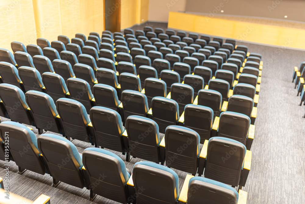 Naklejka premium Empty Conference Room with Black Chairs