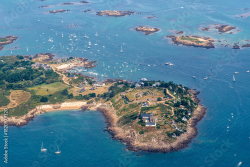 vue aérienne des îles Chausey en France