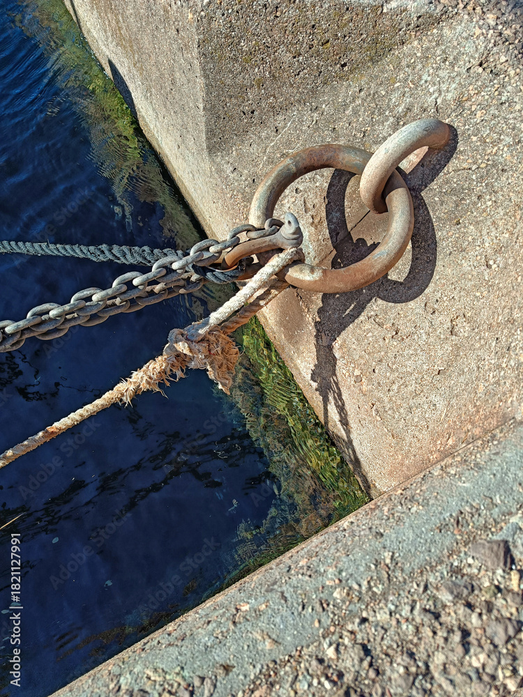 Fototapeta premium Anneau au port