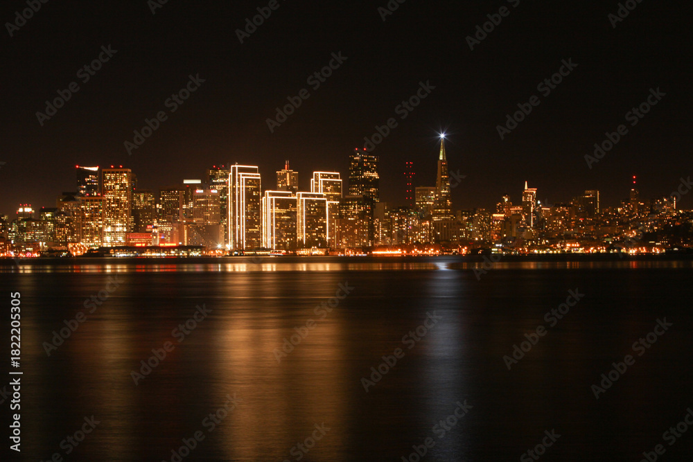 Fototapeta premium San Francisco Skyline Night Across Bay Travel Architecture