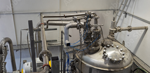stainless steel industrial reactor system, which is used for used for by-product processing or rendering, chemical synthesis or processing in various industries