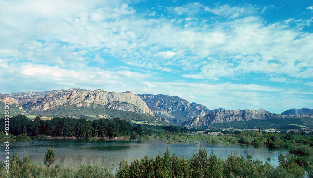 Obraz premium Landscape mountains with lake in Andorra