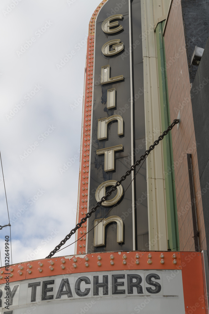 Obraz premium exterior of The Eglinton Grand 400 Eglinton Av W, Toronto