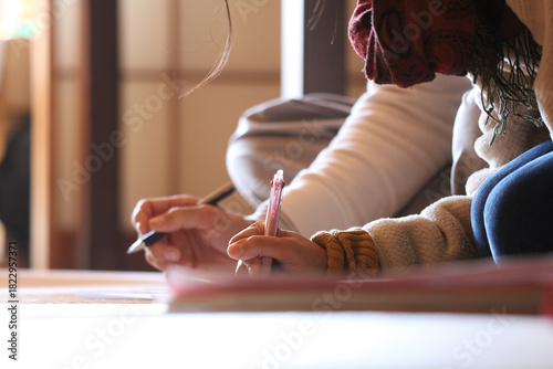 メモを取る受講生
