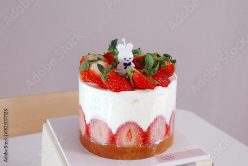 cake fruit korea strawberry cream birthday sweets