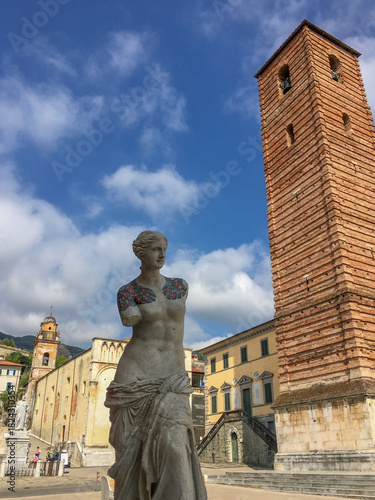 Détail de statue dans la ville de Pietrasanta