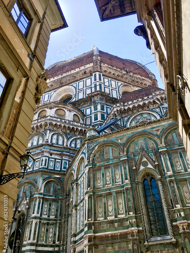 Détails de la cathédrale Santa Maria del Croce à Florence