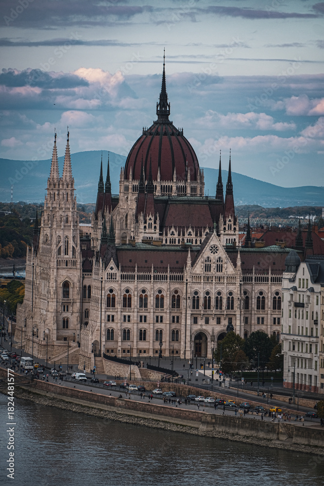 Fototapeta premium hungarian parliament building in budapest