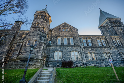 Obraz na plátně University College Stone Facade and Towers