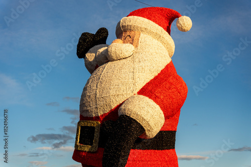 Père Noel géant promenade des anglais, Nice 