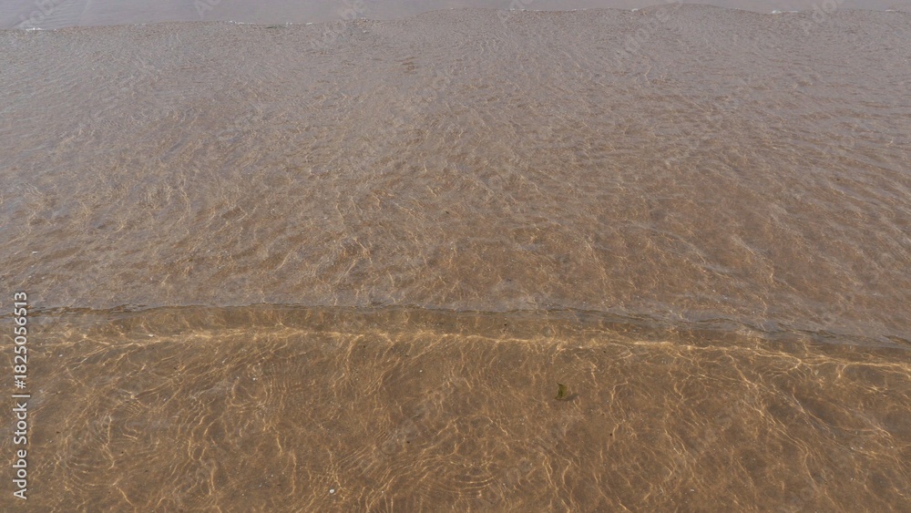 Obraz premium Beach and Fresh Water in the Gower Peninsula, Wales
