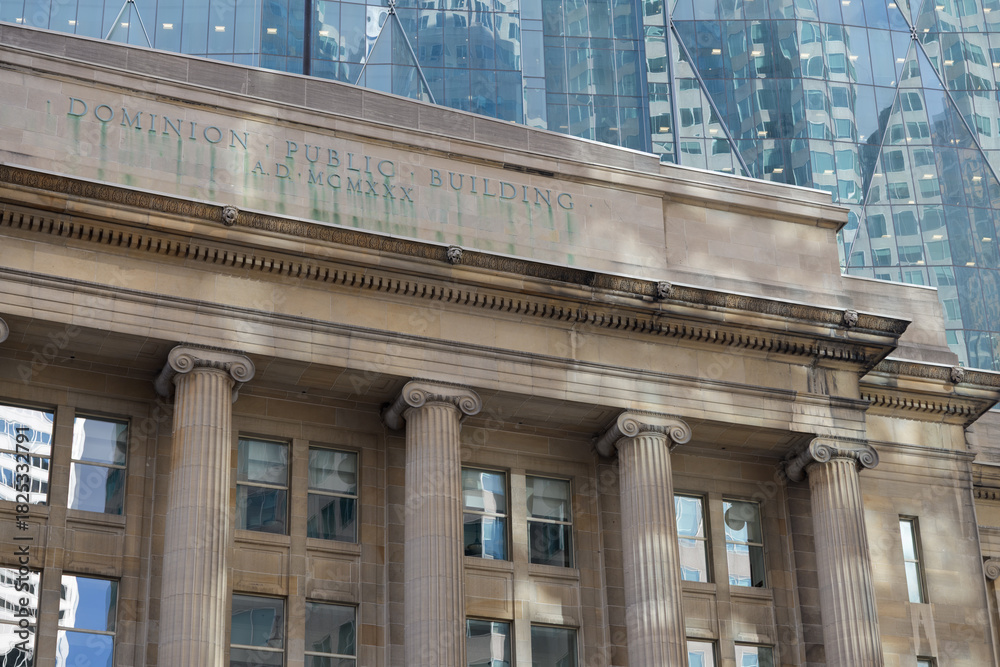 Obraz premium contrast of Dominion Public Building (1 Front St) and CIBC Square, North Towers (141 Bay St), Toronto