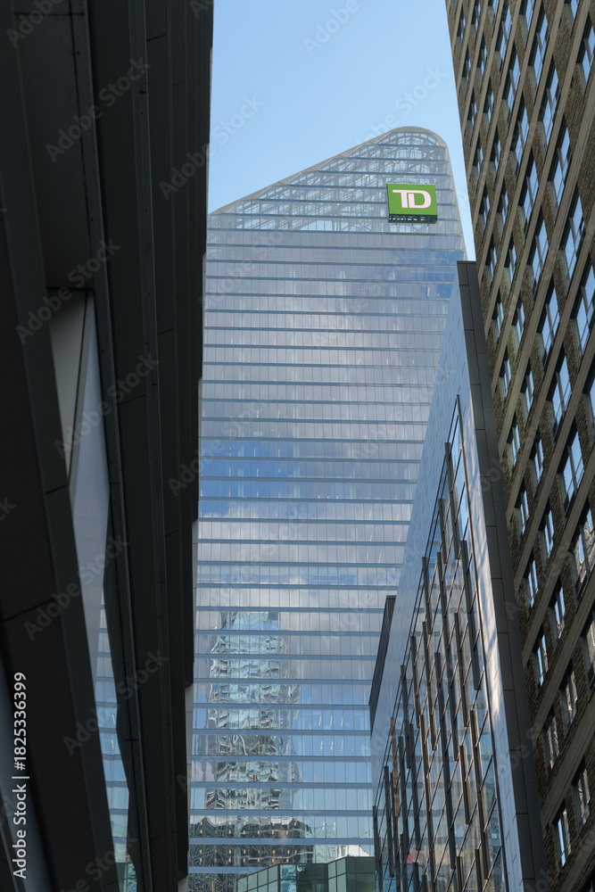 Obraz premium looking south on Emily St to TD Terrace (located at 160 Front St W), Toronto