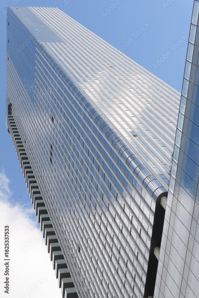 Obraz premium oblique skyward view of Thomson Reuters, a mixed-use office and condo tower located at 19 Duncan St, Toronto