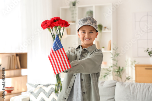 Cute little boy with USA fl...