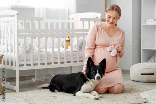 Young pregnant woman with b...
