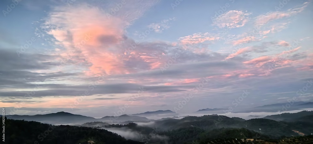 Obraz premium sunrise over the mountains