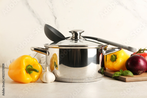 Stainless steel cooking pot...