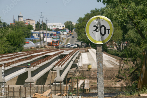 Wallpaper Mural Malyn bridge repair; 20-ton weight limit sign visible Torontodigital.ca