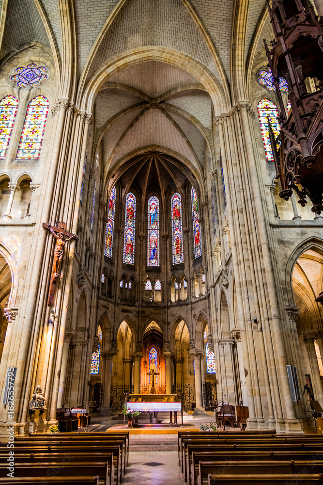 Obraz premium Église du Sacré-Coeur-de-Jésus de Moulins sur Allier en France