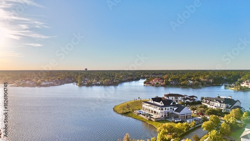 Photos Aerial view of large mansion houses with swimming pool,  in affluent neighborhoo