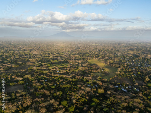фотографія Green tropical valley with mombacho volcano