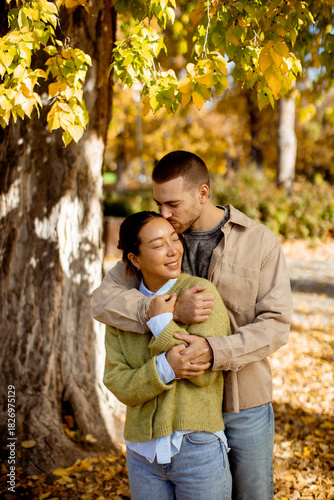 Embracing love amidst vibra...
