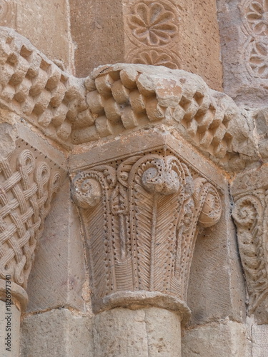 Monasterio de Veruela, CAPITELES