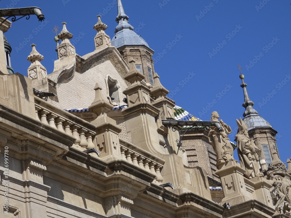 Fototapeta premium CATEDRAL BASILICA DEL PILAR DE ZARAGOZA, TEMPLO MARIANO