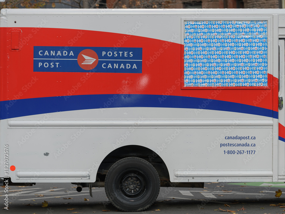 Fototapeta premium Canada Post / Postes Canada vehicle at the Toronto Santa Claus Parade, 2025