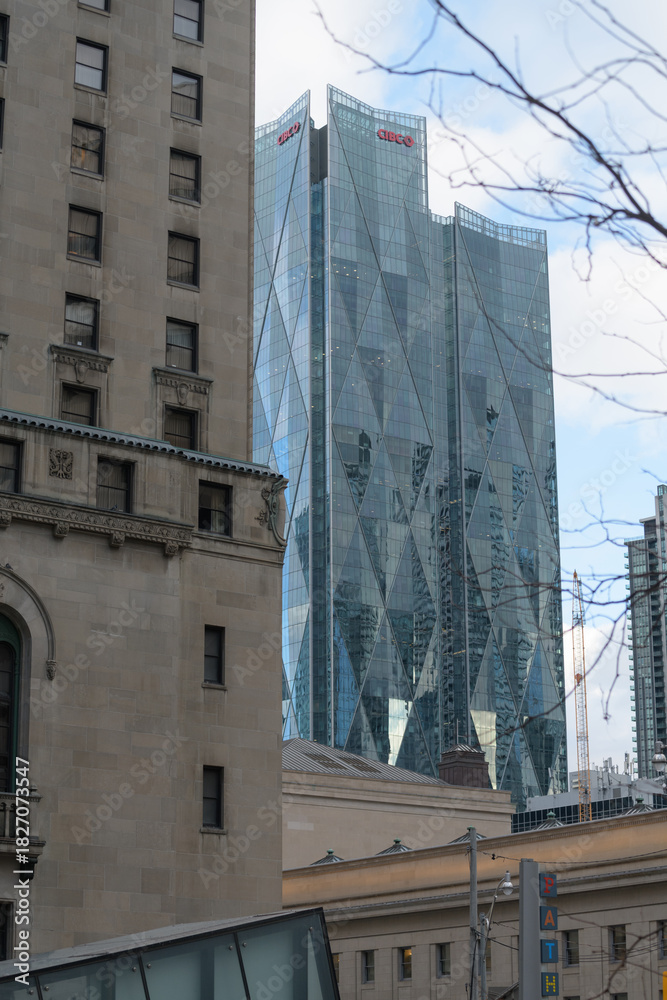Fototapeta premium Fairmont Royal York hotel, Union Station, and Canadian Imperial Bank of Commerce newly constructed headquarters known as CIBC Square complex at 81 and 141 Bay St Toronto