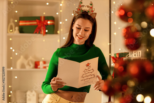 Beautiful young woman readi...