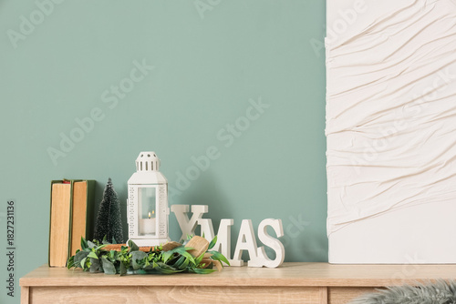 Chest of drawers with Chris...