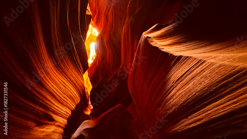Curve Stone with Sunlight comes in Cave at Upper Antelope Canyon.