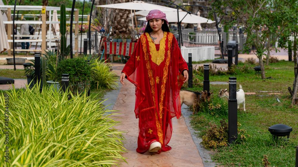 Naklejka premium Female Saudi Arabian Dress Style in Thailand 