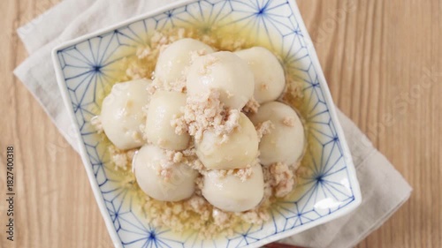 里芋の鶏そぼろ餡掛け