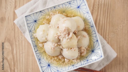 里芋の鶏そぼろ餡掛け