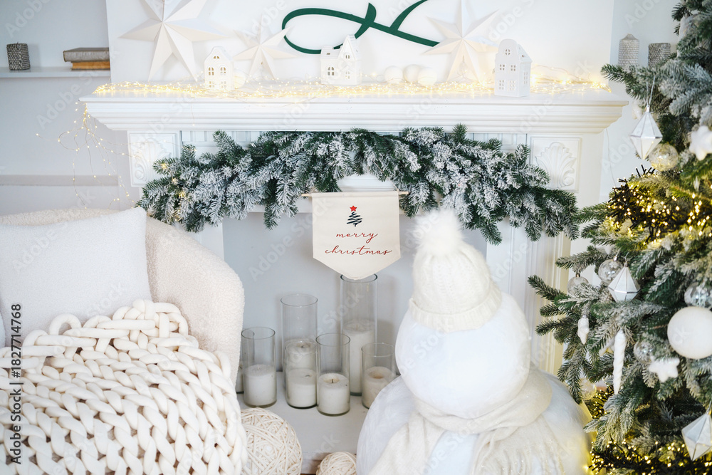Naklejka premium Cozy Christmas fireplace with tree, snowman, and warm glowing lights