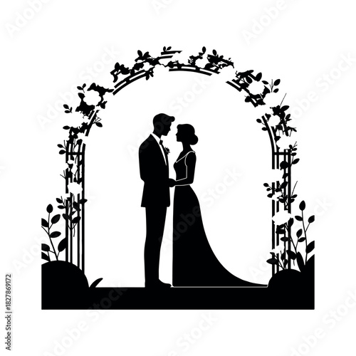 Siluet pengantin berdiri di bawah lengkungan bunga yang romantis, memberi kesan anggun dan tenang