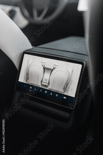 Car rear seats row air conditioning control and multimedia screen